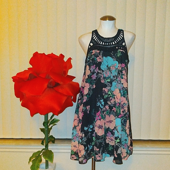 Xhilaration Dresses & Skirts - 👗IT'S A SALE!! CUTE SUMMER DRESS👗